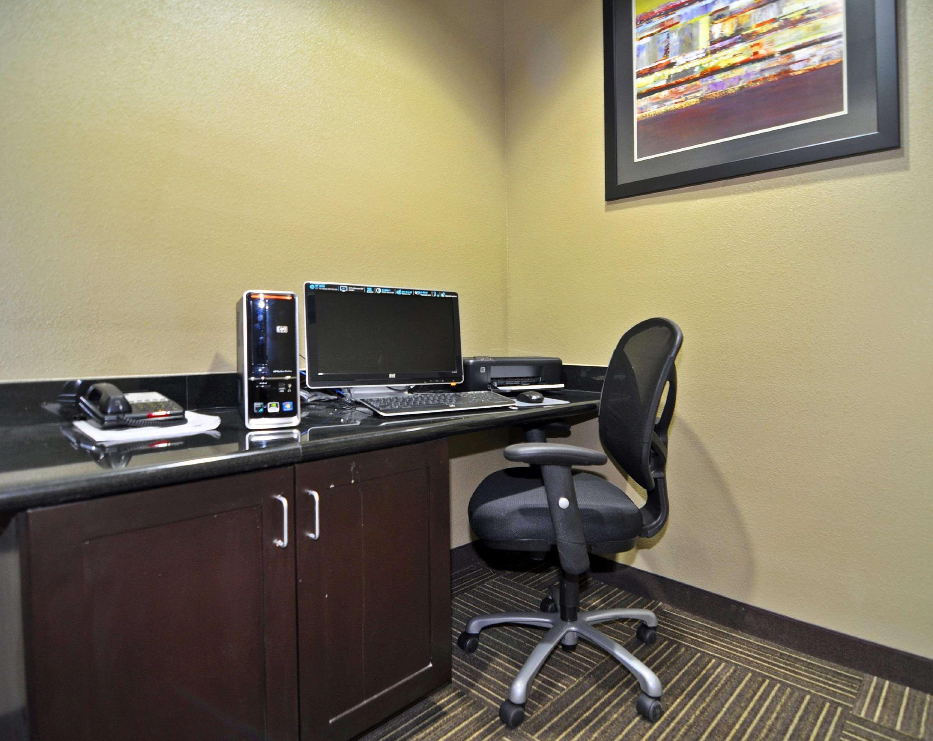 Best Western Giddings Inn & Suites Instalações foto
